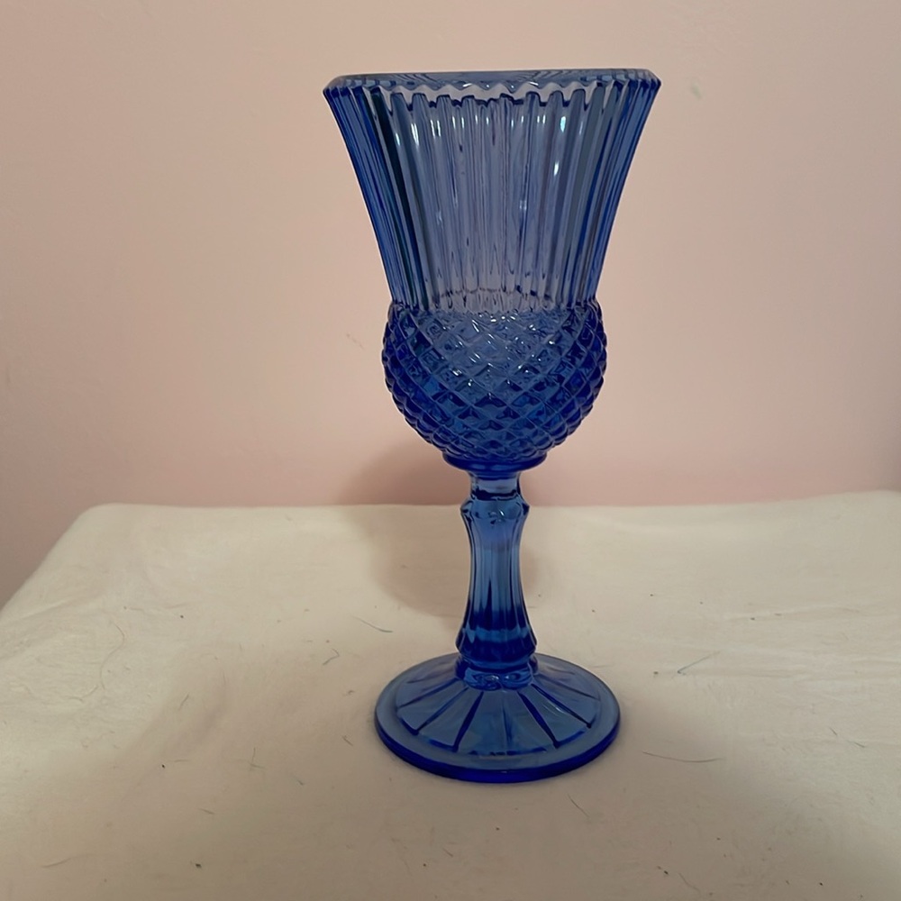 Vintage 1970s Fustoria Blue Glass Avon Goblet - Picture 2 of 4